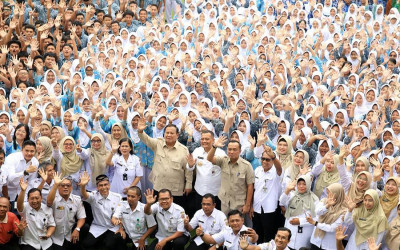 Penuh Makna, Momen Presiden Prabowo Bersama Siswa SMAN 1 Cilacap Nyanyikan Lagu Nasional