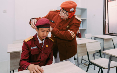 Kisah Inspiratif Bu Siti: Tinggalkan Sekolah Favorit, Dedikasikan Diri untuk Sekolah Rakyat