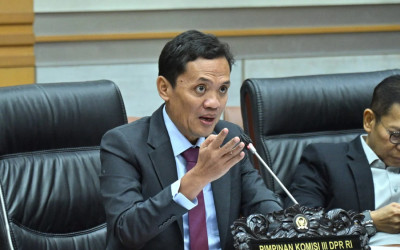 Ketua Komisi III DPR RI Dorong Pemutusan Mata Rantai Perjudian Online di Indonesia