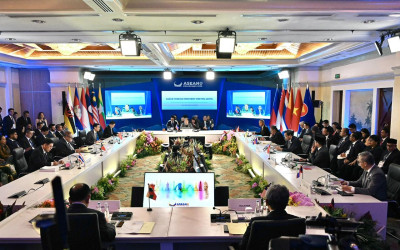 ASEAN dan Uni Eropa Bersatu: Perkuat Kerja Sama Hadapi Krisis Energi Global!