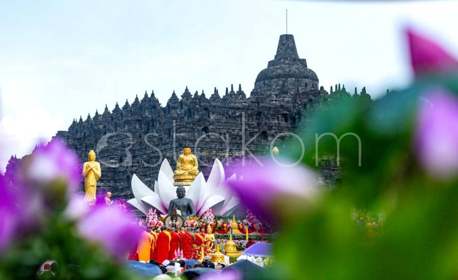 Detik-detik Waisak 2570 BE di Candi Borobudur