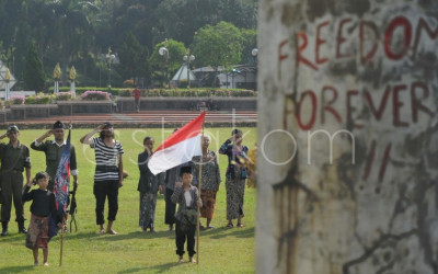 Treatrikal Senja Terakhir