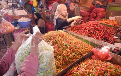 Harga Bawang dan Cabai Naik di Surabaya