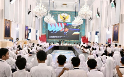 POV Jadi Anak Istana Sehari: Ratusan Pelajar & Mahasiswa Antusias!