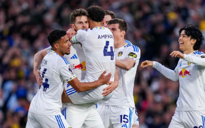 Leeds Kalahkan Burnley 3-1 dan Makin Jauh dari Zona Degradasi