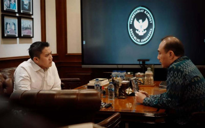 Seskab Teddy Bertemu CEO GoTo, Dorong Peningkatan Pendapatan Driver Ojol