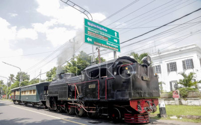 Wisata Kereta Uap Jaladara di Solo