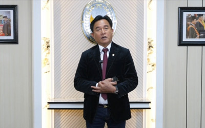 Menko Yusril Coaching Clinic Kementerian Imipas: Kasus Korupsi Pejabat Tak Boleh Halangi Reformasi Birokrasi