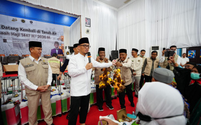 Pesan Wamenhaj Sambut Kloter Haji Terakhir Aceh: Kemabruran Oleh-Oleh Terbaik