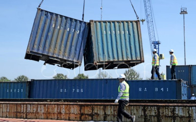 Arus Logistik Nasional Terus Bergerak