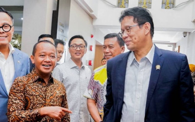 Tren Minyak Mentah Global Melemah, Menteri Bahlil-Menkeu Purbaya Kompak Spill Peluang Harga Pertamax Turun