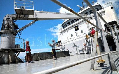 KRI Teluk Kupang-519 Open Ship di Palu
