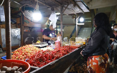 Mayoritas Harga Pangan Hari Ini Turun, Cabai Merah Keriting Anjlok 12%