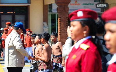 Sambangi SRMP 17 Tabanan, Presiden Prabowo Disambut Tari Kecak Khas Bali