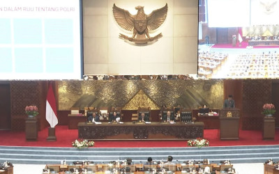 Tok! DPR Resmi Sahkan RUU Polri Jadi Undang-Undang dalam Rapat Paripurna