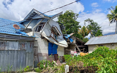 Dampak Gempa M 6,7 Guncang Sulteng Selasa Siang, Data Sementara: 67 Rumah Rusak & 1 Warga Meninggal Dunia