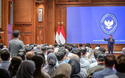 Kasih Arahan ke Pegawai, Seskab Teddy Ajak ASN Berkontribusi dan Loyal terhadap Negara
