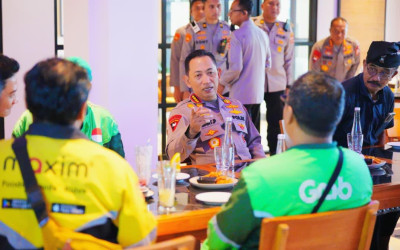 Kapolri Perkuat Kemitraan dengan Pecalang-Ojol: Jaga Bali Tetap Aman dan Nyaman
