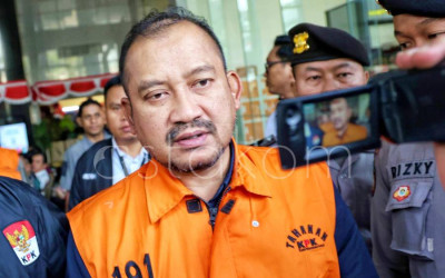 Bupati Pemalang Anom Widiyantoro Resmi Ditahan KPK