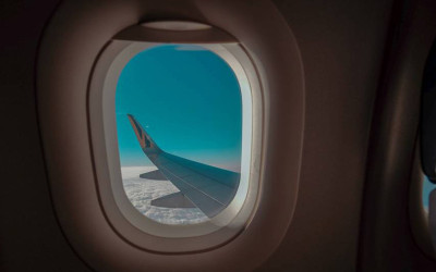 Dekompresi Kabin Ryanair Bikin Panik, Penumpang Nyaris Tersedot Keluar