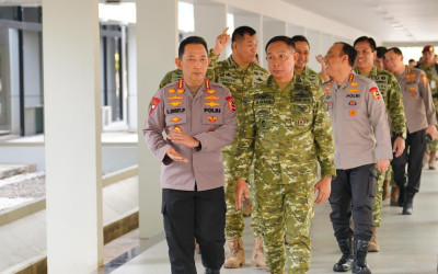 Perkuat Soliditas TNI-Polri, Kapolri Bareng Jajaran Gelar Silaturahmi dengan Panglima TNI di Cilangkap