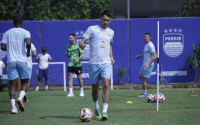 Luka Menalo Terpukau Fanatisme Bobotoh