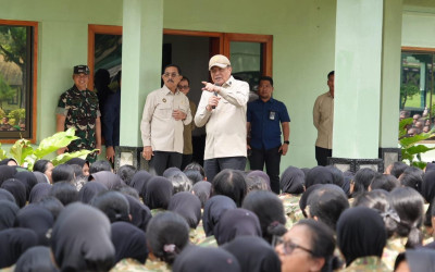 Kunjungi Rindam I/BB, Menko Polkam Beri Arahan Strategis untuk Calon Manajer KDKMP Saat Latsar Bela Negara SPPI