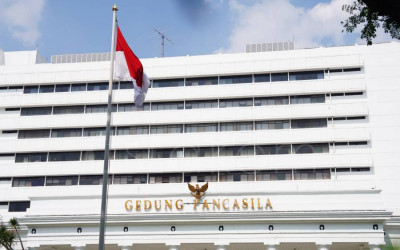 Rekam Jejak 2 Tahun Diplomasi: Buka Pasar Global, Proteksi WNI hingga Bela Palestina