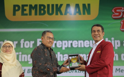 Mentan Amran Ajak Mahasiswa, Spit Facts: Pertanian Modern Jadi Peluang Cuan Gede, Gak Usah Gengsi!