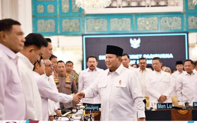 Presiden Prabowo Tegaskan Kabinet Harus Hadapi Kesulitan, Bukan Menghindarinya