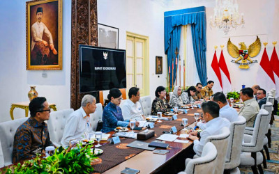 Presiden Prabowo Pimpin Ratas KSSK: Sinergi Jaga Rupiah Biar Nggak Fumble, Ekonomi Tetap Menyala!