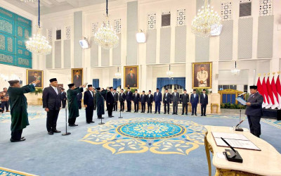 Presiden Prabowo Lantik Kepala BGN Beserta Gubernur dan Wagub Universitas RI