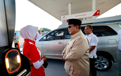 Resmi Diluncurkan Presiden Prabowo, B50 di KM 57 Disambut Antusias Pengendara