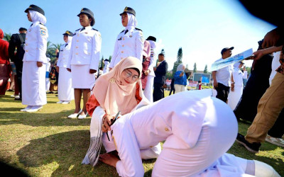 Momen Haru dan Rasa Bangga para Orang Tua saat Pelantikan Pamong Praja Muda IPDN
