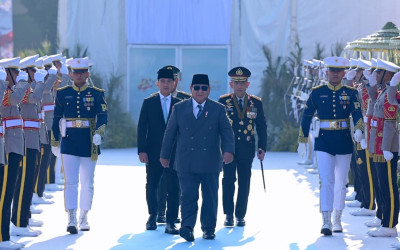 Presiden Prabowo Anugerahkan Pangkat Kehormatan kepada 3 Purnawirawan Polri