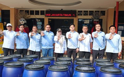 SPPG Halim Perdanakusuma Gandeng Kecamatan dan Kelurahan Setempat, Bagikan 25 Tong Plastik untuk Pemilahan Sampah