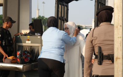 Sigap! Pelayanan Petugas Doa Kebangsaan Monas Tuai Apresiasi Jemaah