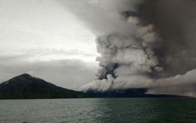 Gunung Anak Krakatau Erupsi Lagi, Warga Diminta Jauhi Radius 3 Km dari Kawah
