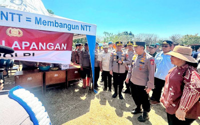 Kapolri dan DPR Tinjau Lokasi Bencana Gempa Nusa Tenggara Timur