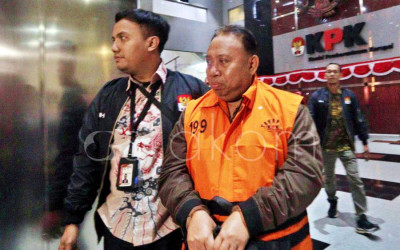 KPK Tahan Rektor Unsoed Terkait Dugaan Korupsi Penerimaan Mahasiswa