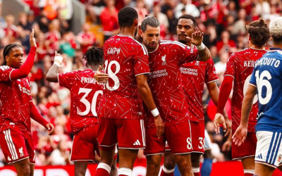 Laga Pramusim: Liverpool Bungkam Como 2-0 di Anfield!