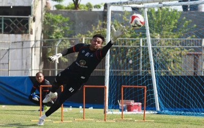Pinjamkan Rendy Razzaqu, Madura United Resmi Rekrut Kiper Muda Aria Devangga