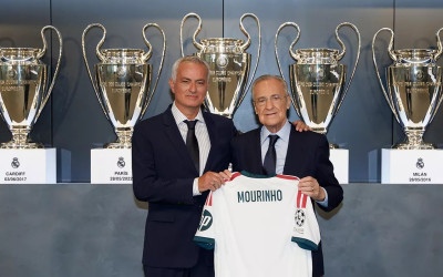 The Special One is Back! Mourinho Resmi Latih Real Madrid Lagi