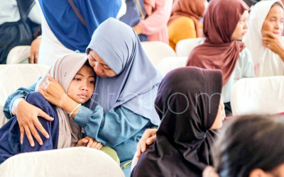 Orang Tua Dampingi Siswa Ikuti MPLS Sekolah Rakyat