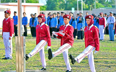 Pelajar Sekolah Rakyat Ikuti Upacara Peringatan Kemerdekaan ke-81 RI