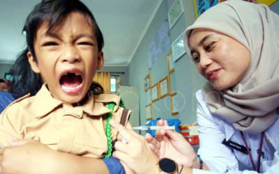 Pemberian Imunisasi Campak Rubella bagi Murid Sekolah Dasar