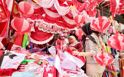 Penjualan Atribut Kemerdekaan di Jatinegara Meningkat