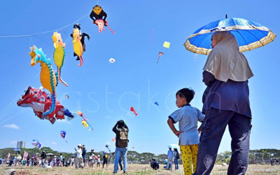 Surabaya Kite Festival Meriahkan South Side Long Beach
