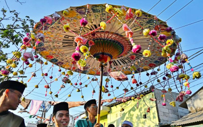 Warga Surabaya Ikuti Kirab Maulid Nabi