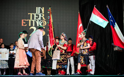 Kemenbud Support Budaya Sunda Diperkenalkan di Hungary International Folklore Festival